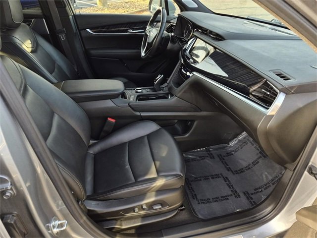 Used 2025 Cadillac XT6 Premium Luxury image 12
