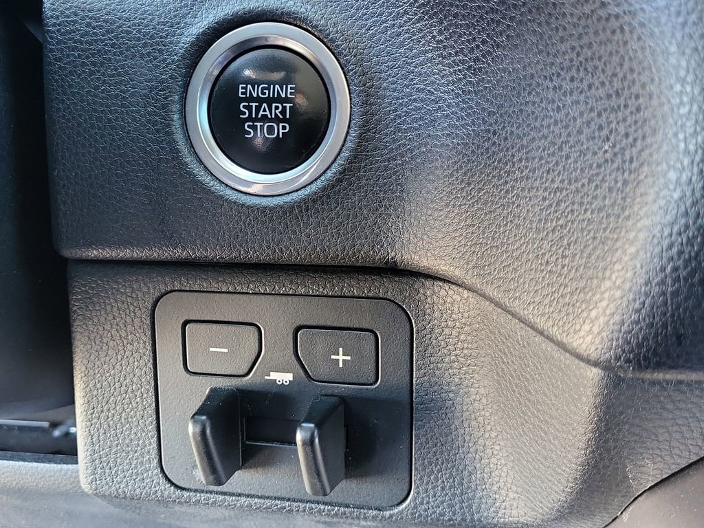 Used 2022 Toyota Tundra SR5 w/ SR5 Convenience Package image 22