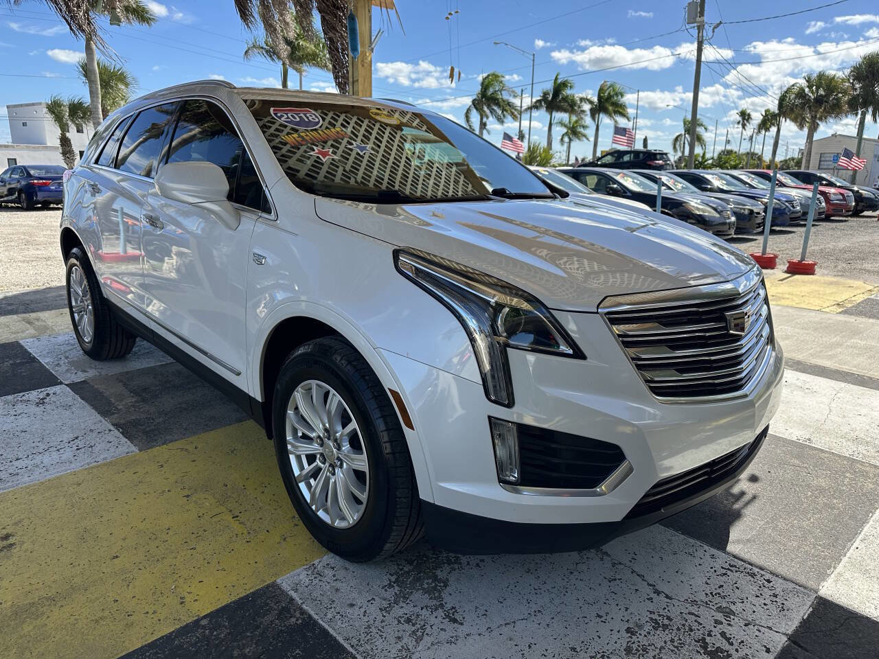 Used 2018 Cadillac XT5 FWD w/ LPO, Wheel Lock Package image 3