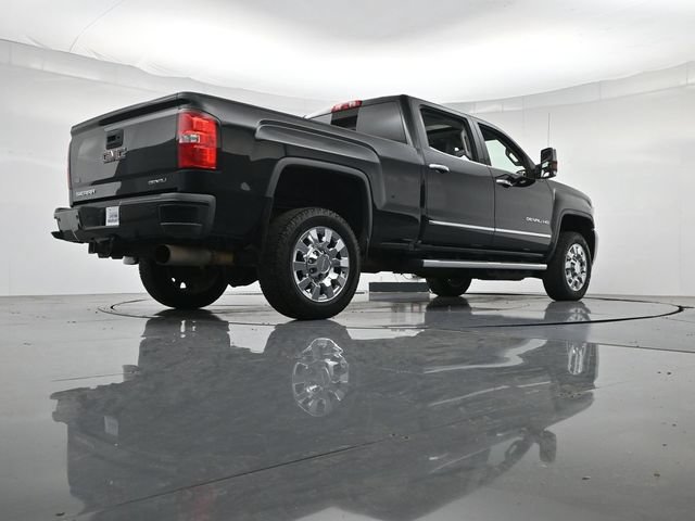Used 2018 GMC Sierra 2500 Denali w/ Duramax Plus Package AWD/4WD image 35
