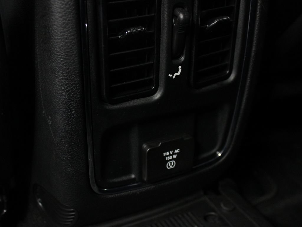 Used 2021 Jeep Grand Cherokee Altitude AWD/4WD image 17