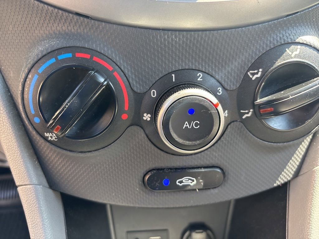 Used 2017 Hyundai Accent SE FWD image 4