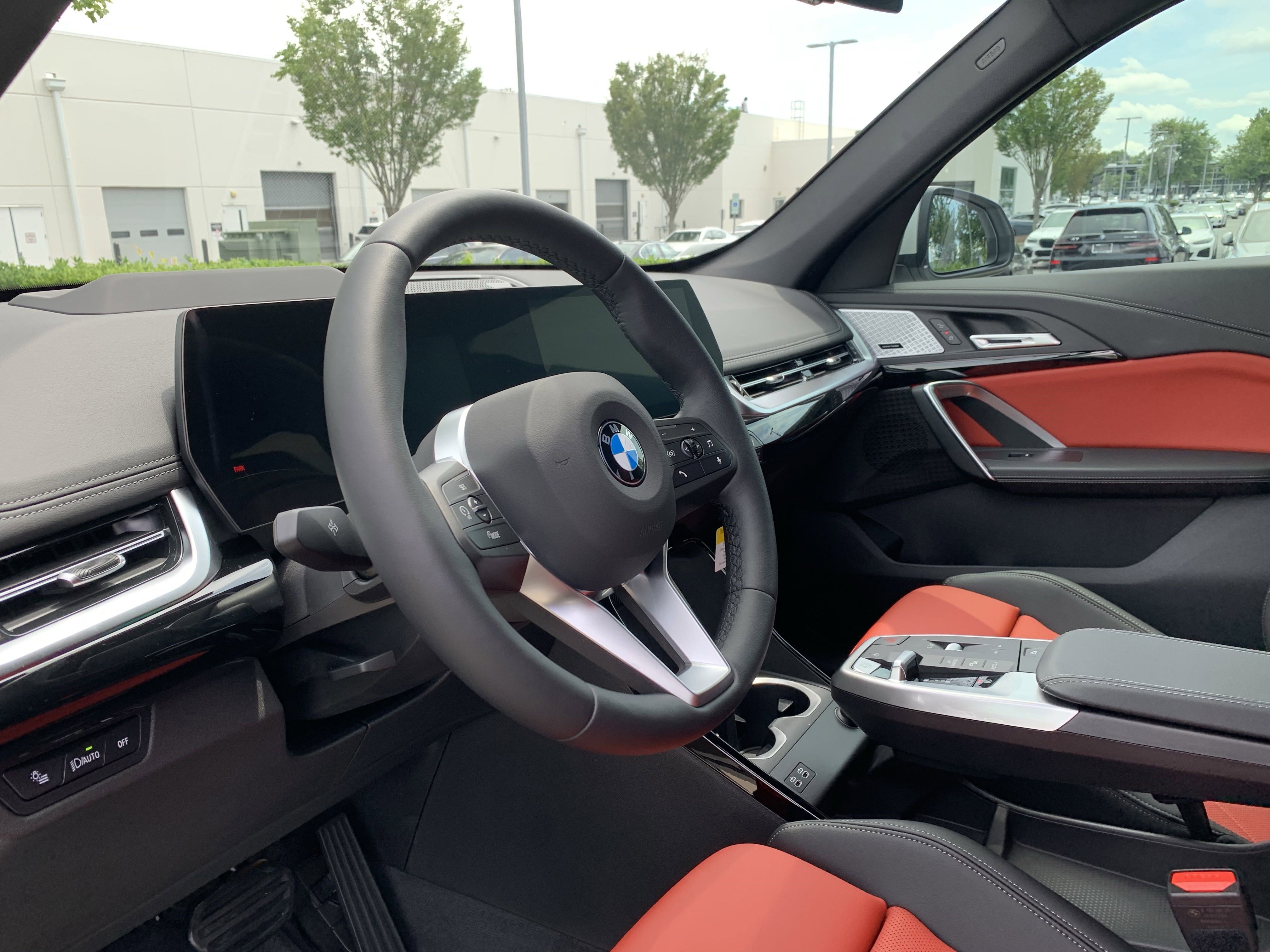 Used 2025 BMW X1 xDrive28i w/ Technology Package image 16