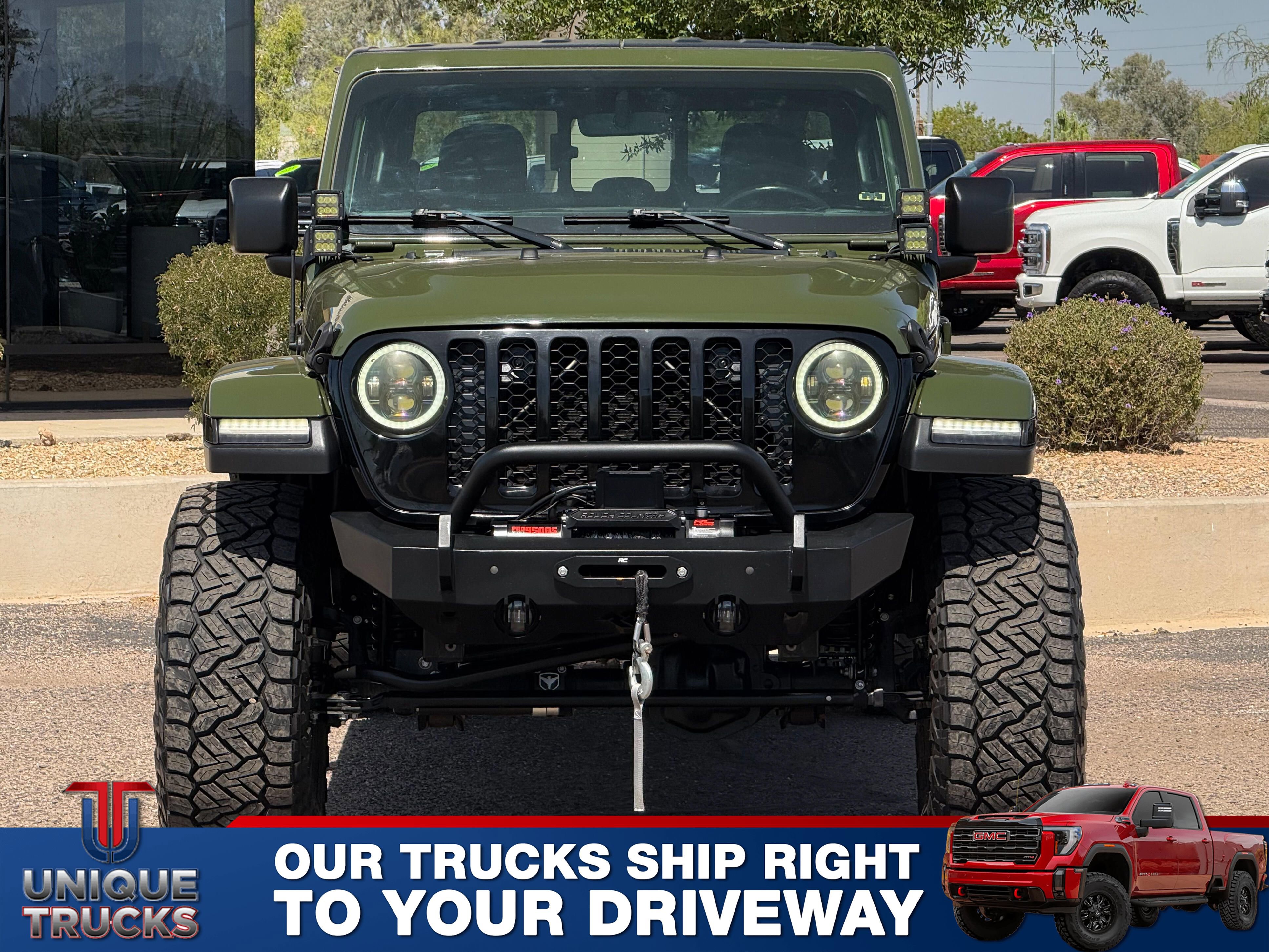 Used 2021 Jeep Gladiator Willys AWD/4WD image 2