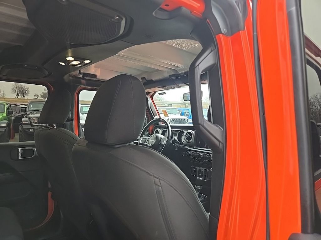 Used 2020 Jeep Wrangler Unlimited Sahara w/ Uconnect 4C Nav & Sound Group image 85