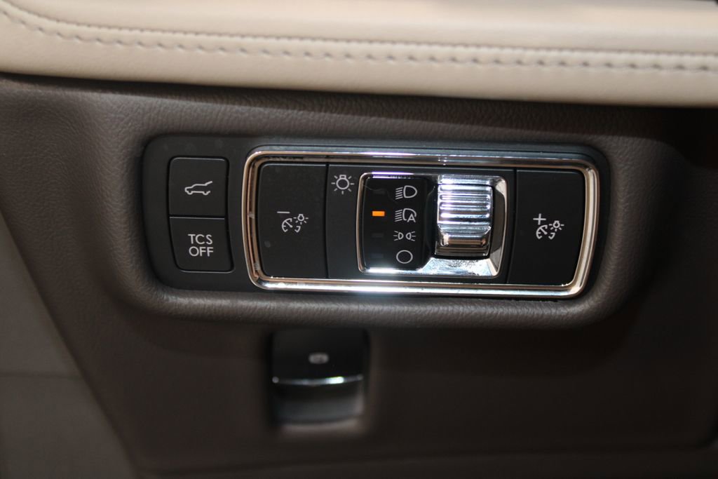 Used 2022 Lincoln Nautilus Reserve w/ Equipment Group 201A image 44