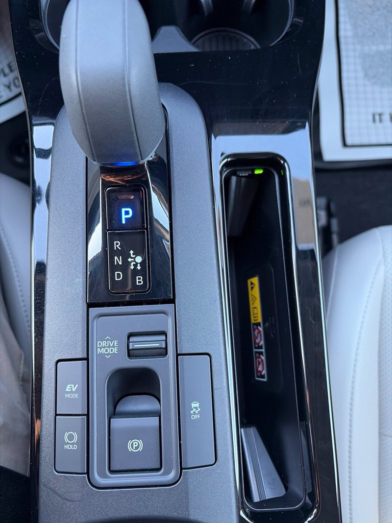 Used 2026 Toyota Prius XLE AWD/4WD image 31