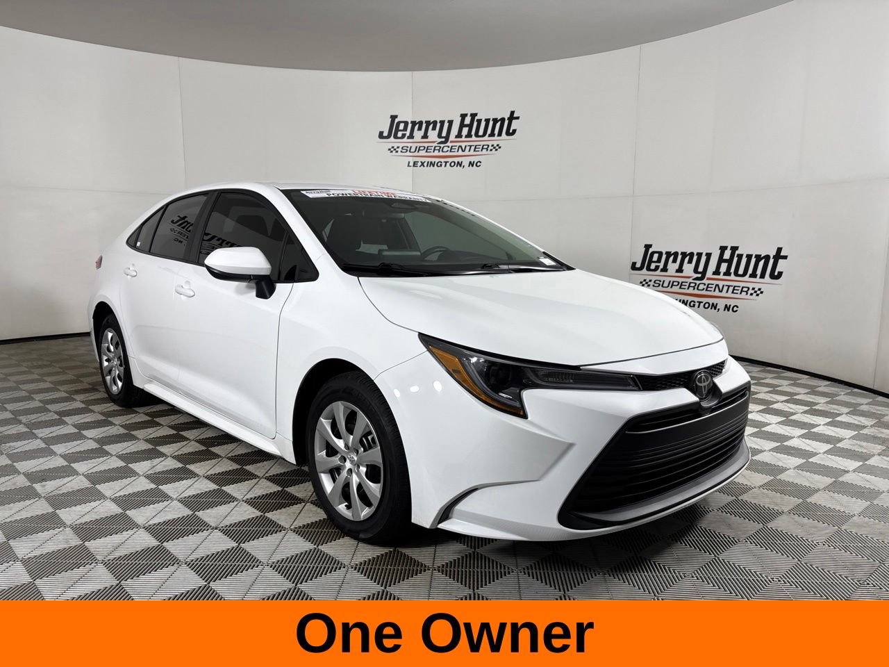 Used 2026 Toyota Corolla LE FWD image 4