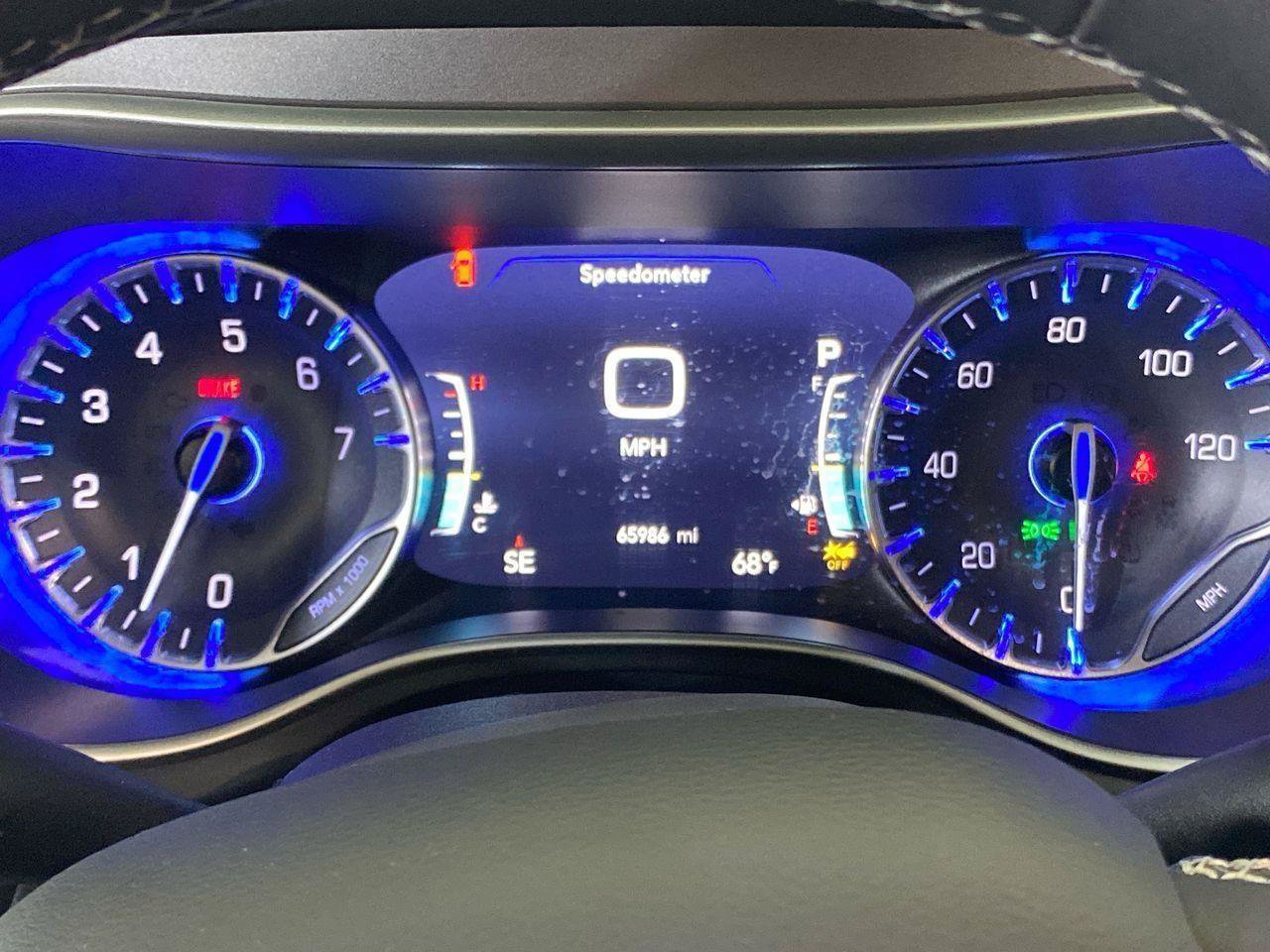 Used 2023 Chrysler Pacifica Touring-L FWD image 25