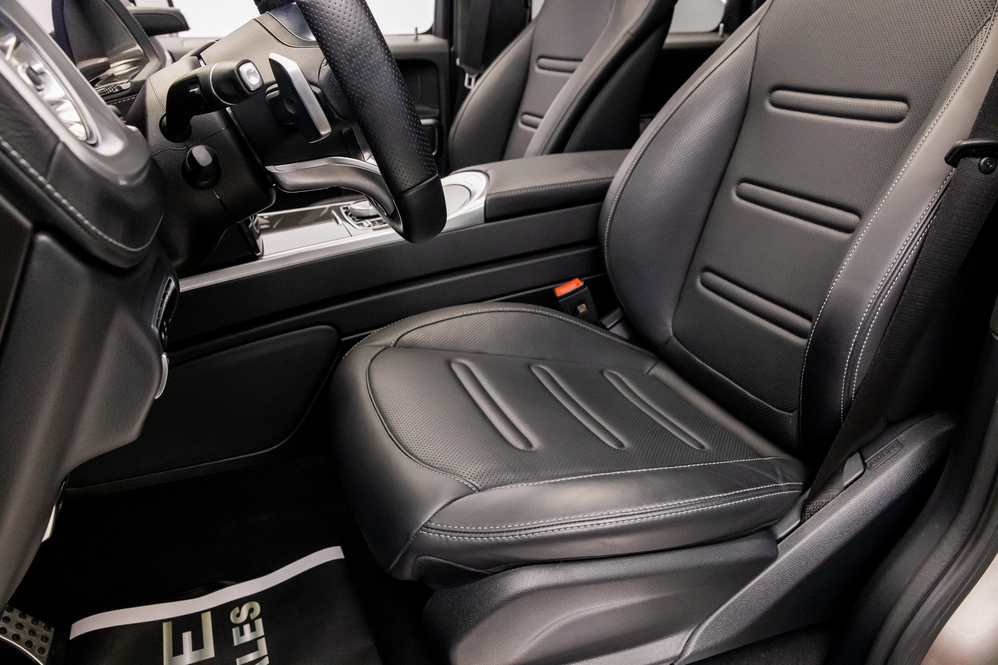 Used 2023 Mercedes-Benz G 550 image 32