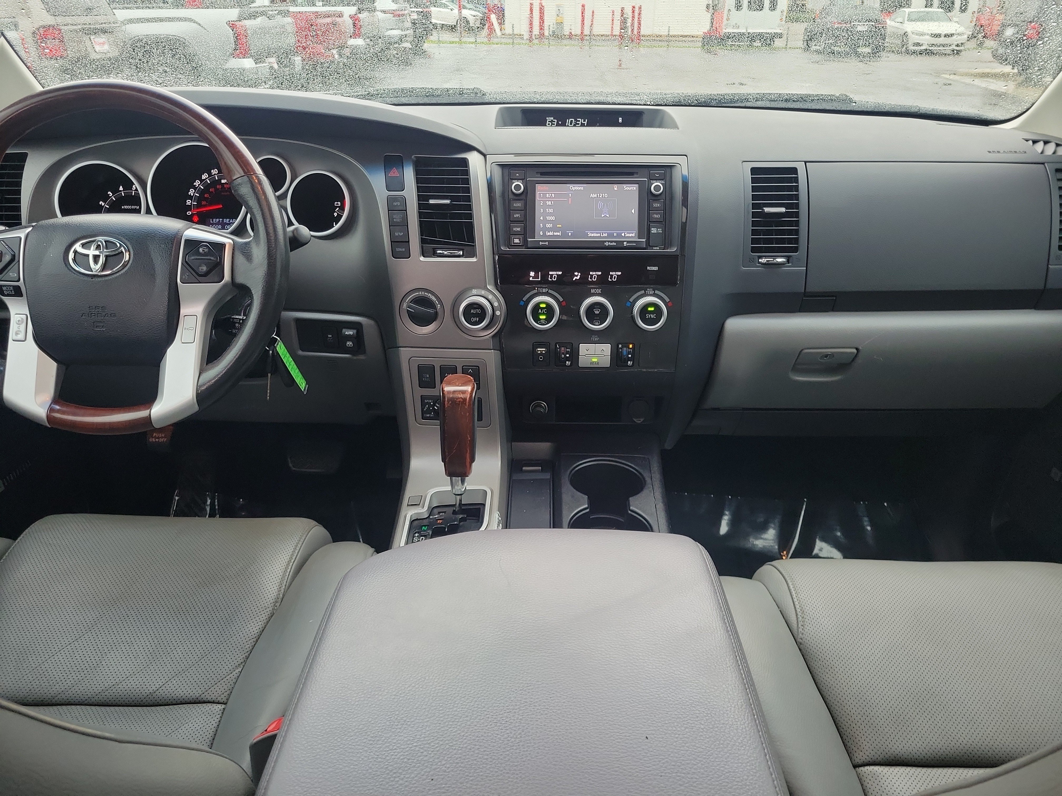 Used 2017 Toyota Sequoia Platinum AWD/4WD image 9