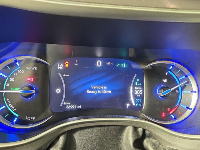 Used 2024 Chrysler Pacifica Select image 17