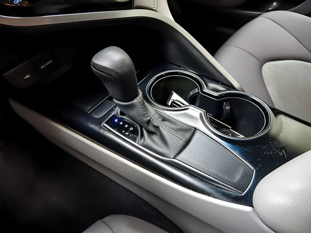 Used 2020 Toyota Camry LE w/ Convenience Package FWD image 19