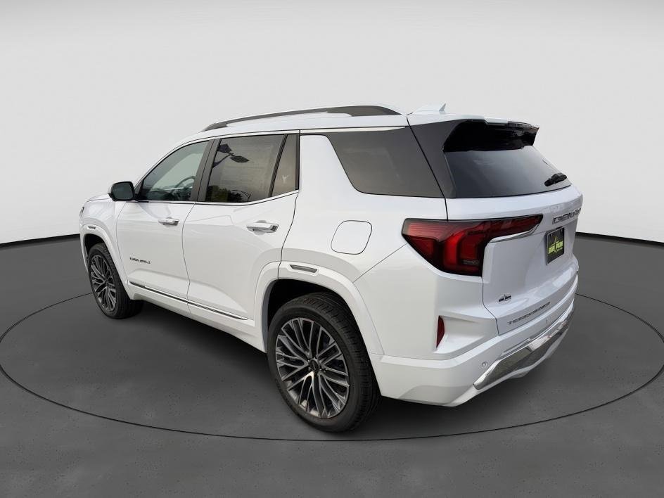 New 2026 GMC Terrain Denali w/ LPO, Floor Liner Package image 4