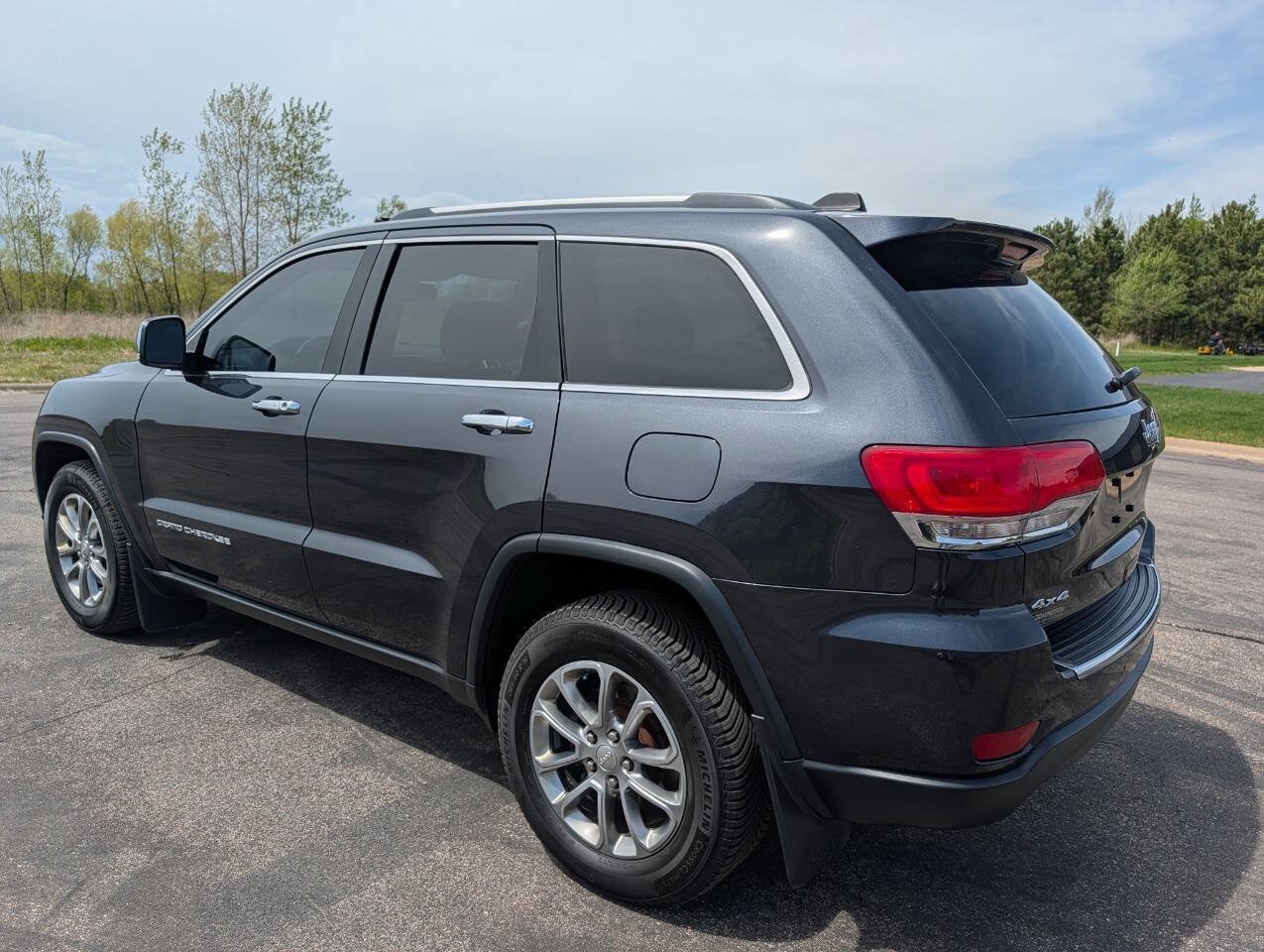 Used 2015 Jeep Grand Cherokee Limited w/ Luxury Group II AWD/4WD image 4