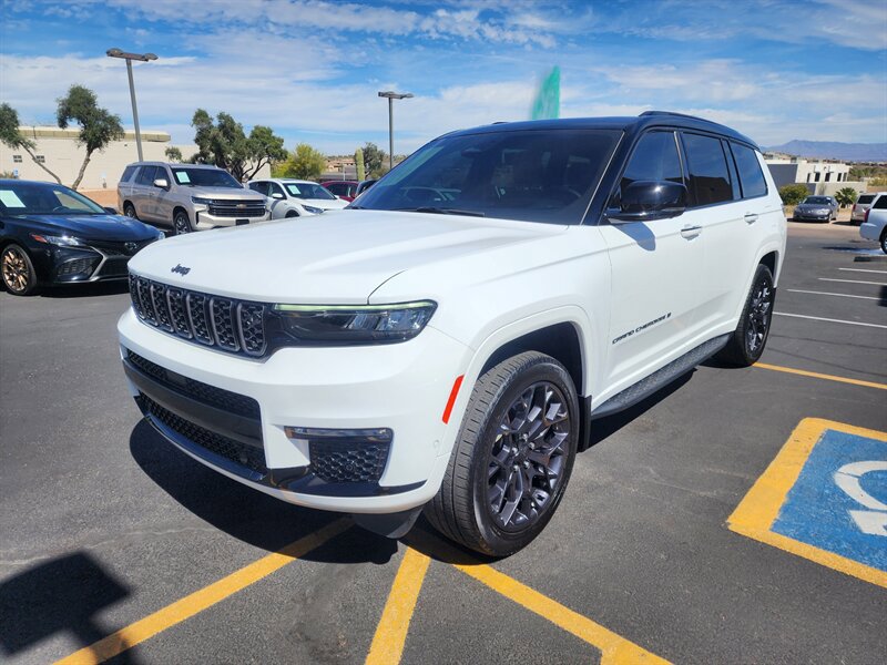 Used 2023 Jeep Grand Cherokee L Summit AWD/4WD image 7