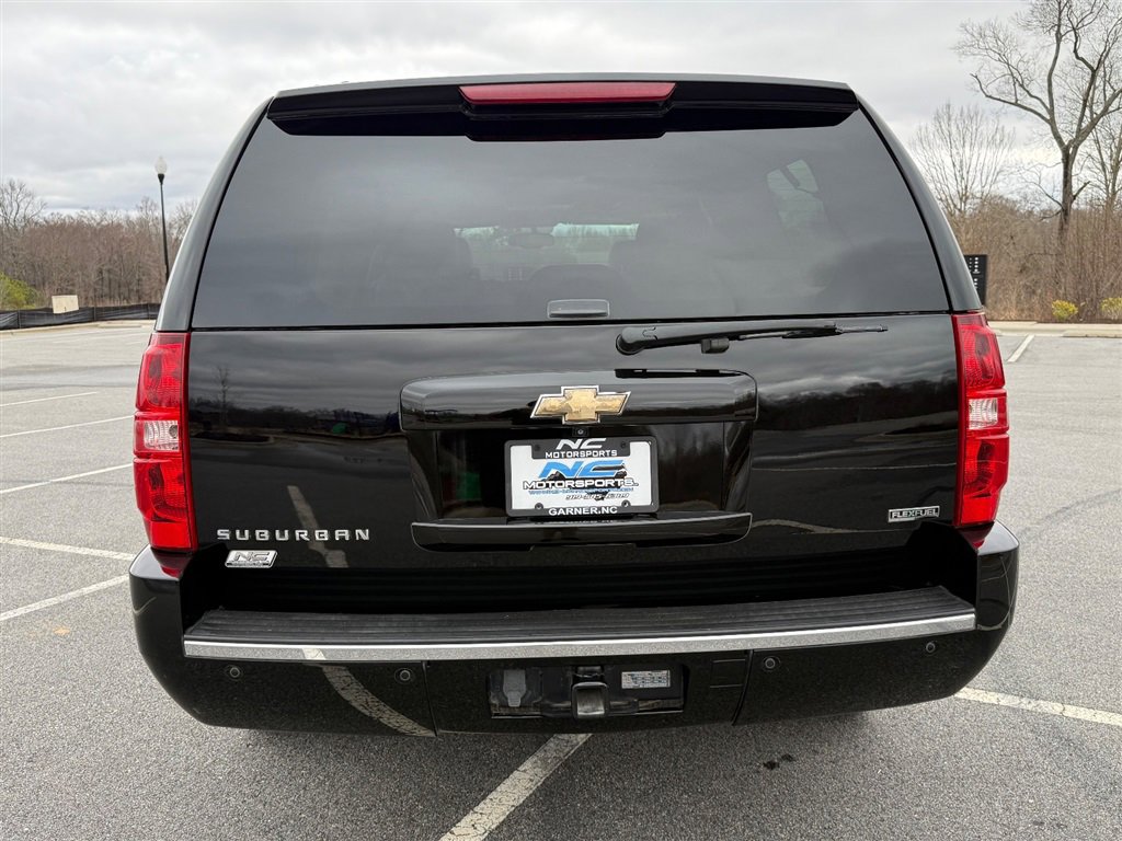 Used 2011 Chevrolet Suburban LTZ image 4