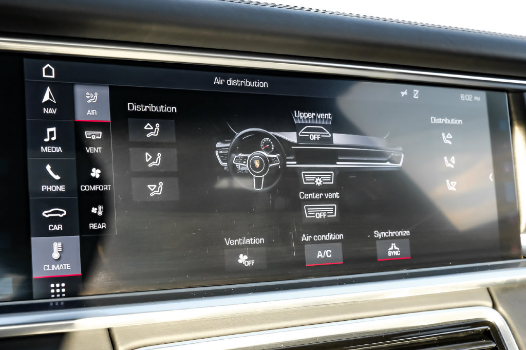 Used 2019 Porsche Panamera GTS AWD/4WD image 32