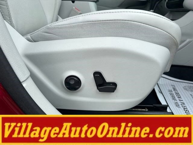 Used 2021 Jeep Cherokee Latitude Lux FWD image 40