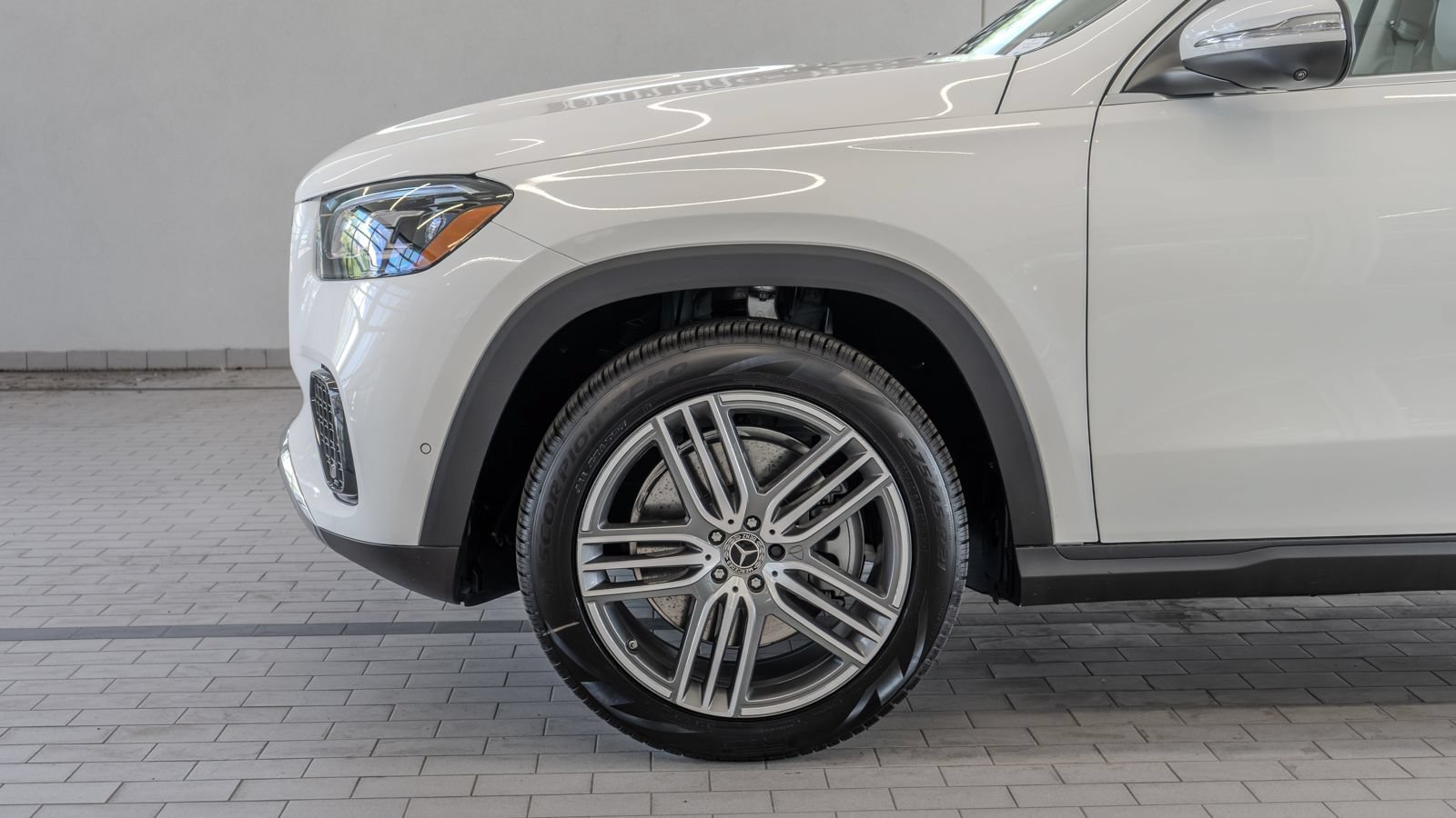 New 2026 Mercedes-Benz GLS 450 4MATIC image 4