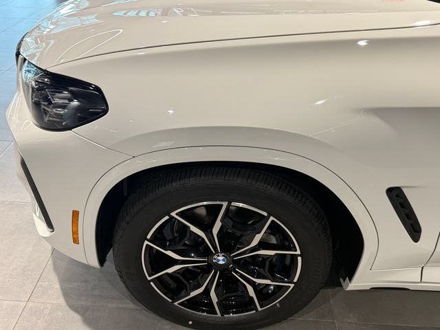 Used 2024 BMW X4 xDrive30i w/ M Sport Package AWD/4WD image 9