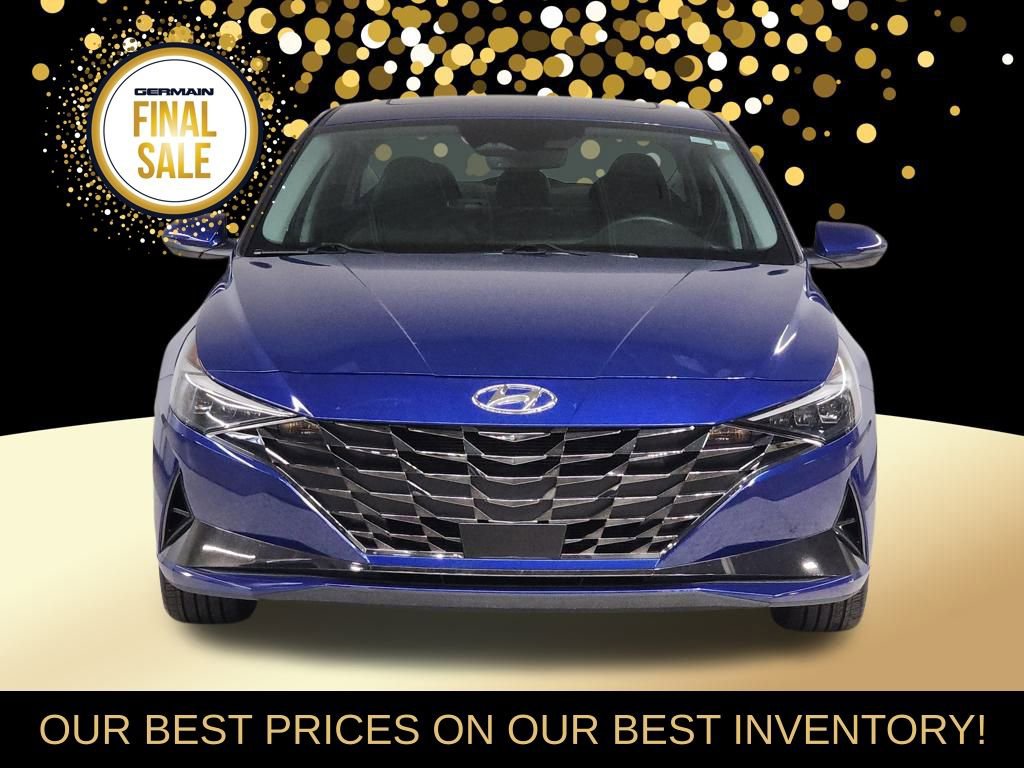 Used 2023 Hyundai Elantra Limited w/ Preferred Accessory Package image 3