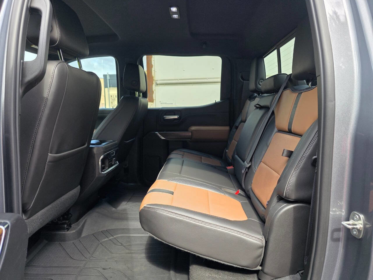 Used 2019 Chevrolet Silverado 1500 High Country w/ Technology Package image 43