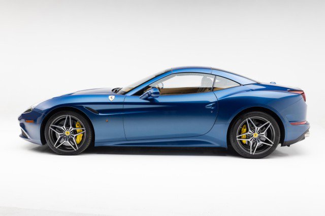 Used 2015 Ferrari California T image 31