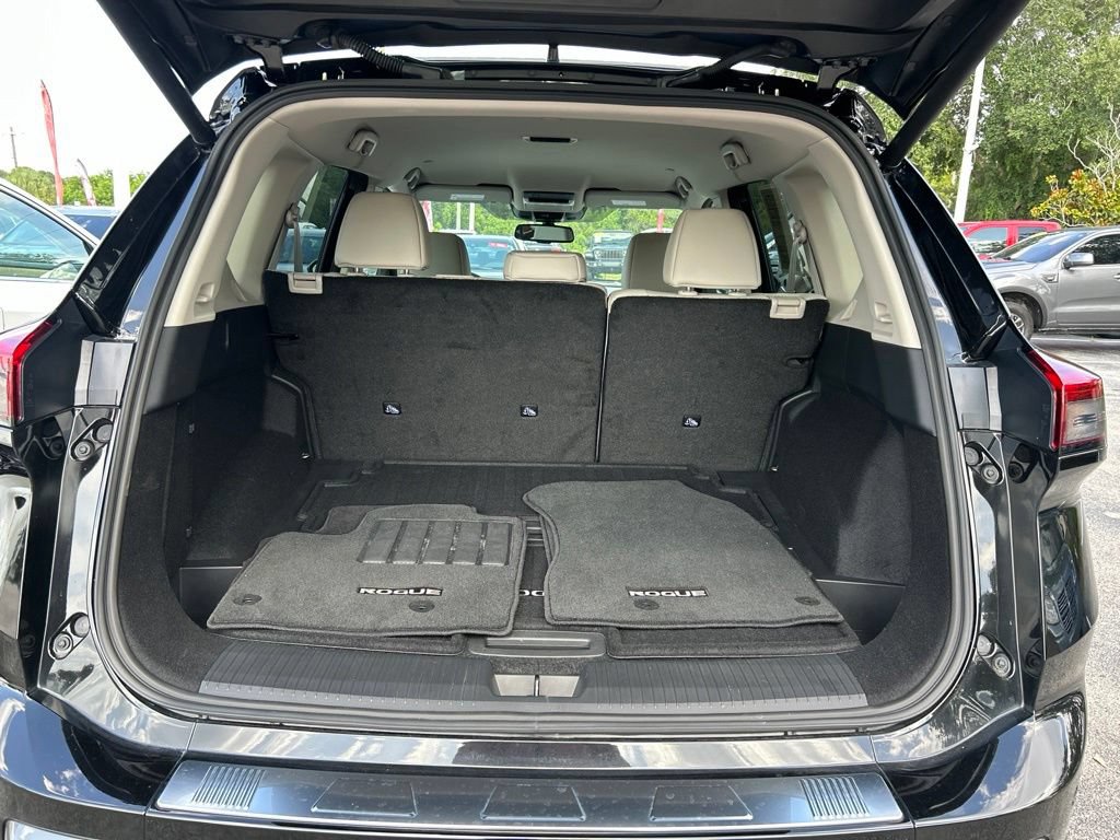 Certified 2025 Nissan Rogue SL FWD image 52