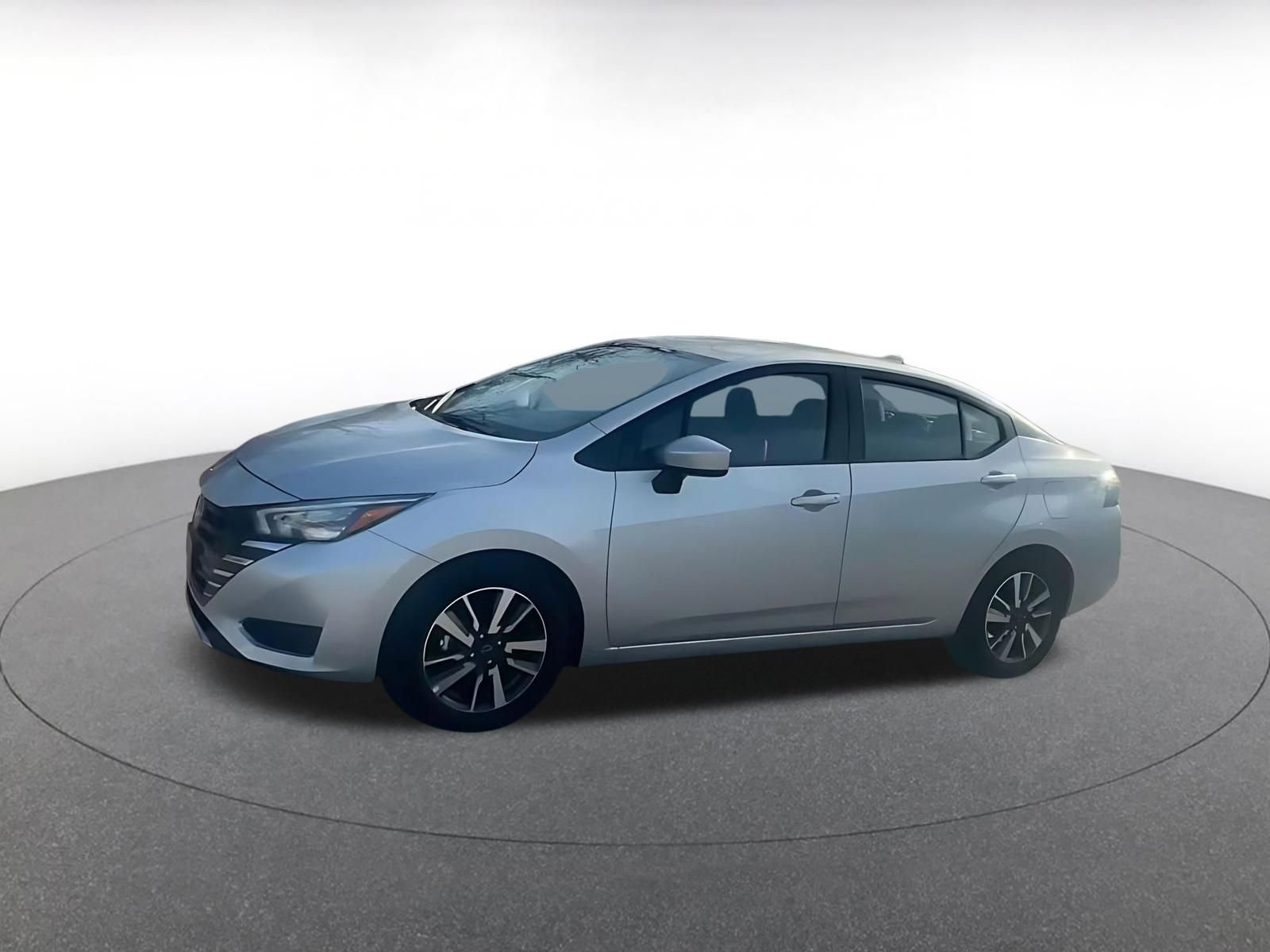 Used 2025 Nissan Versa SV image 8