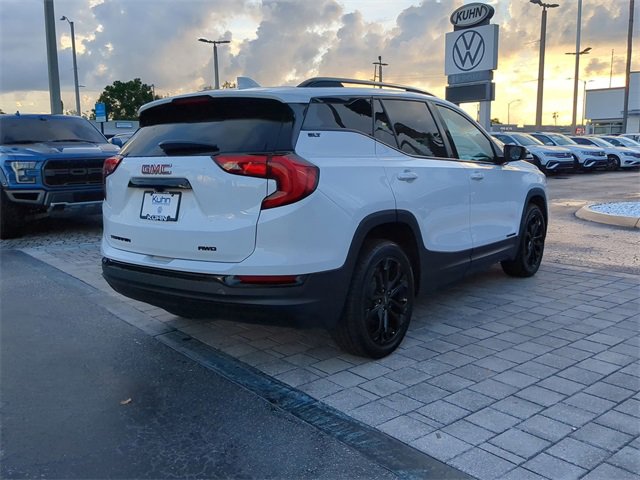 Used 2021 GMC Terrain SLT w/ Elevation Edition image 4