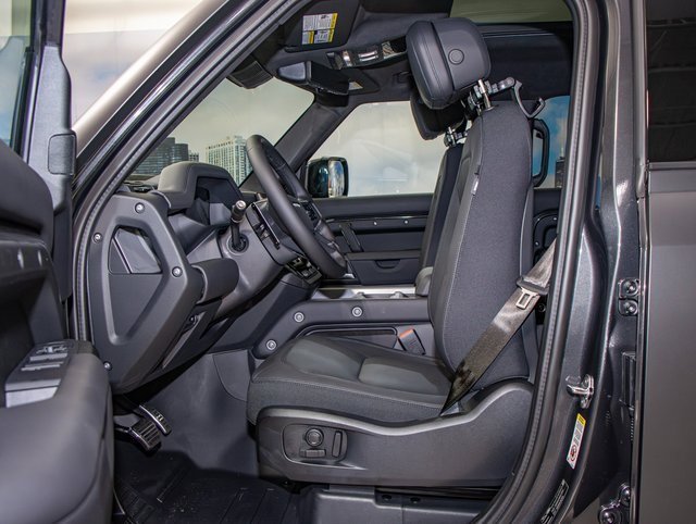 New 2025 Land Rover Defender 110 V8 image 21