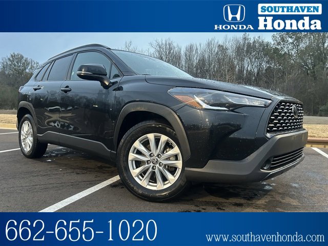 Used 2024 Toyota Corolla Cross LE image 1