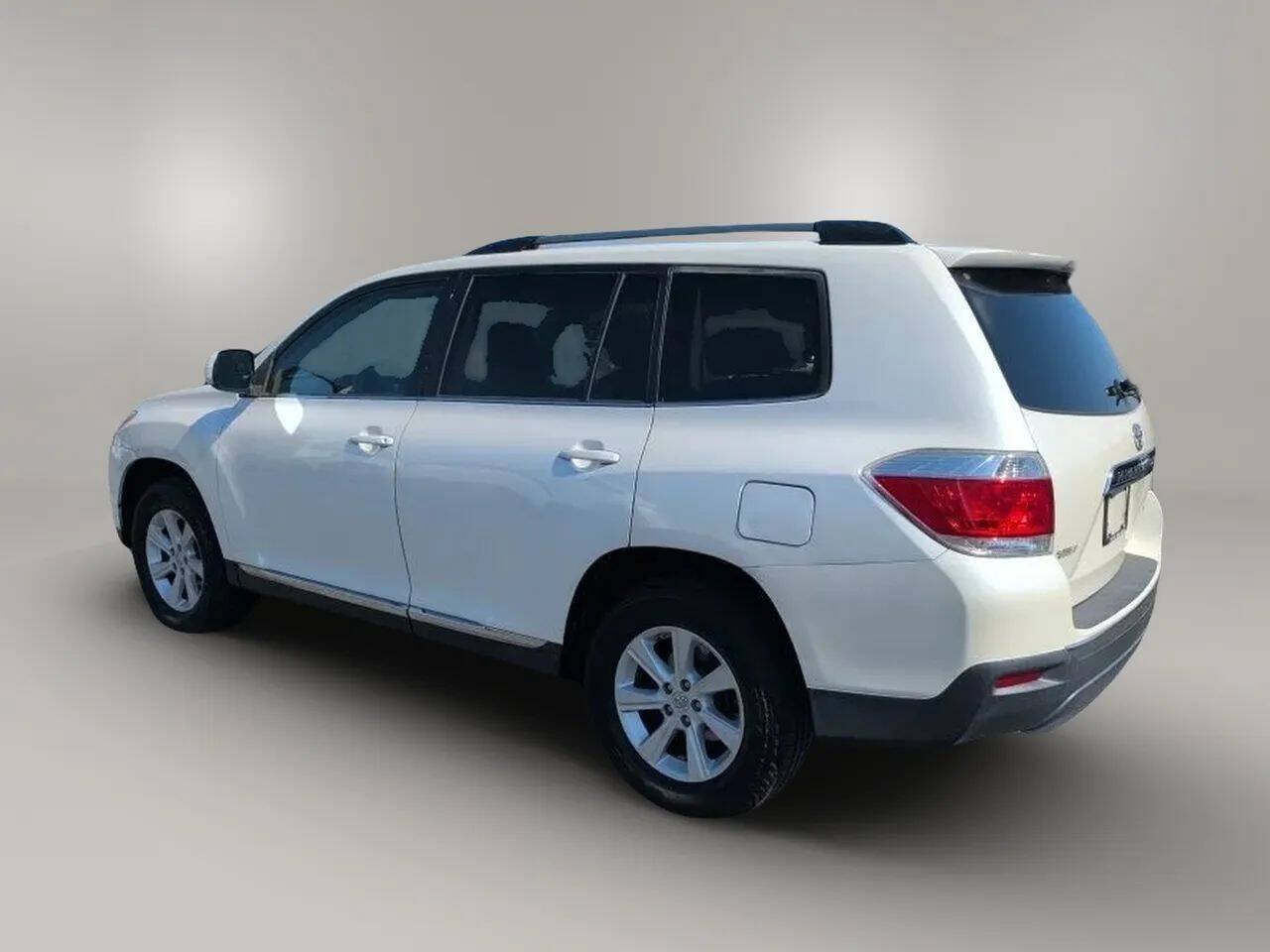 Used 2013 Toyota Highlander SE AWD/4WD image 5