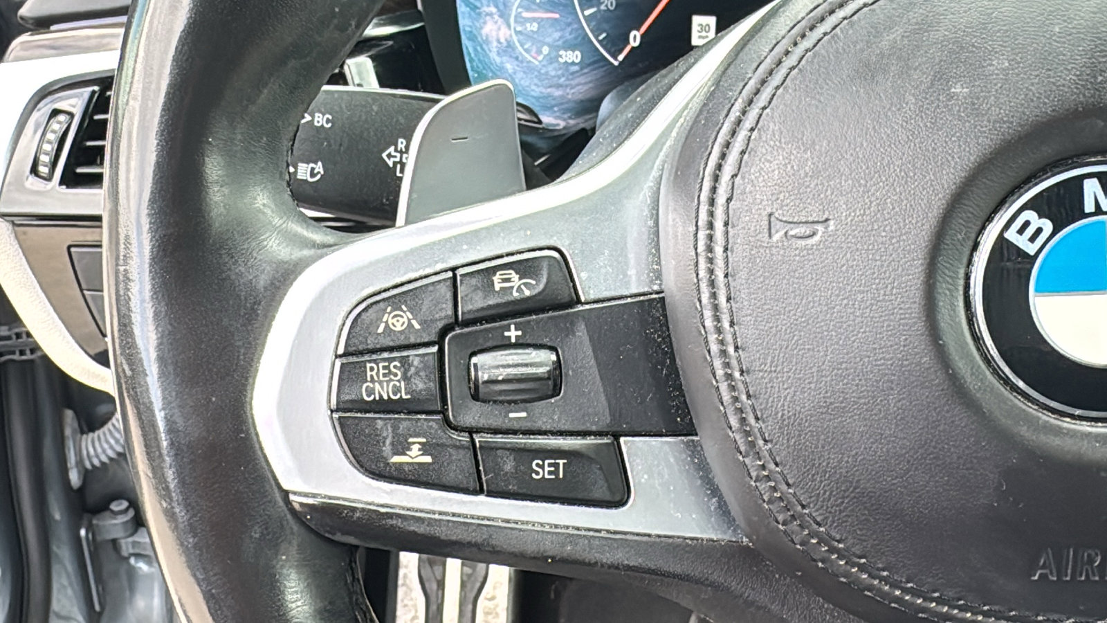 Used 2019 BMW 540i w/ M Sport Package image 23