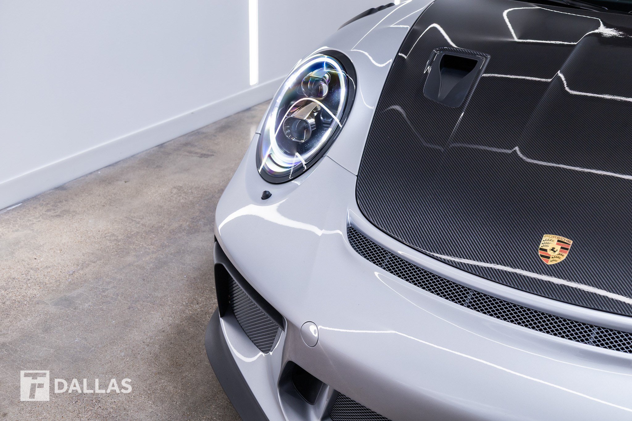 Used 2019 Porsche 911 GT3 RS RWD image 3