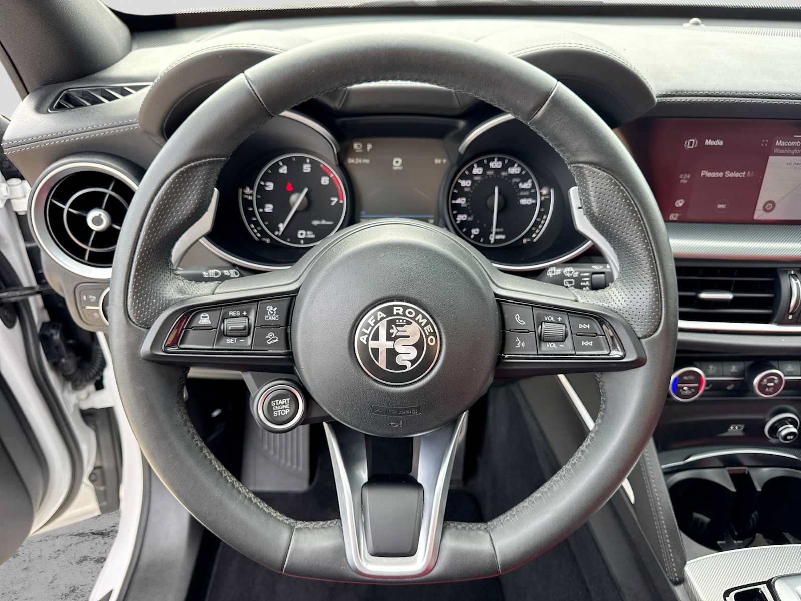 Used 2023 Alfa Romeo Stelvio Veloce AWD/4WD image 23