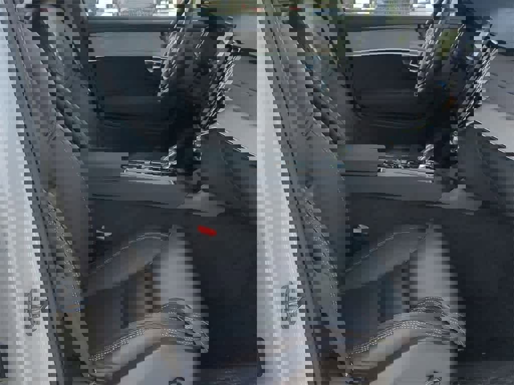 Certified 2025 Volvo XC90 T8 Ultra w/ Protection Package Premier image 22