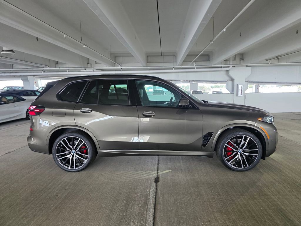 New 2026 BMW X5 xDrive40i w/ M Sport Package AWD/4WD image 3