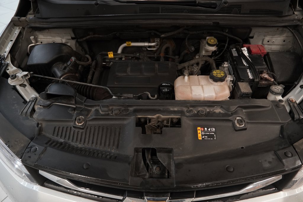 Used 2021 Chevrolet Trax LS image 36