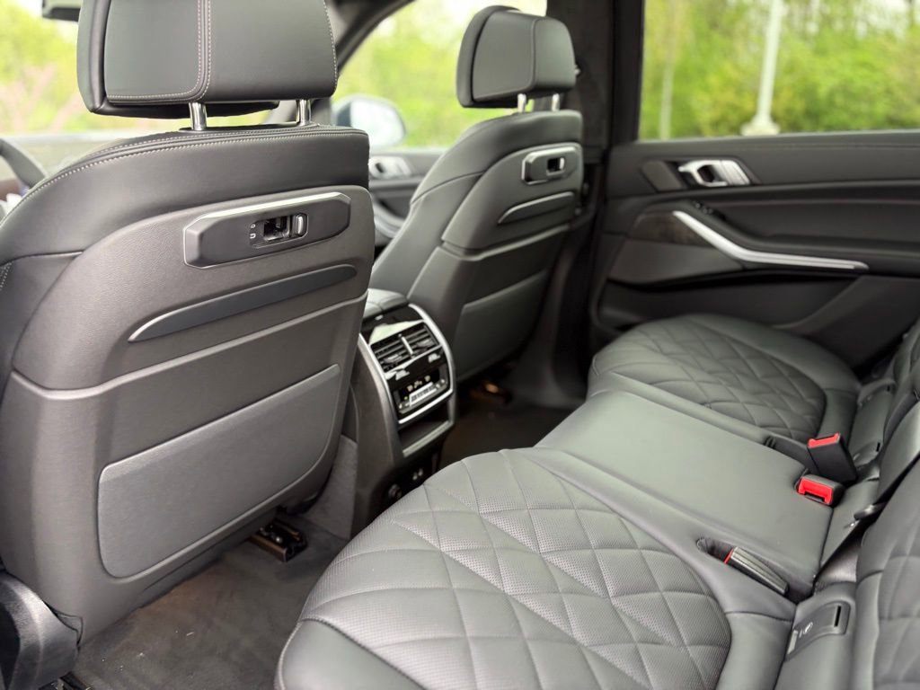 Used 2026 BMW X7 xDrive40i w/ M Sport Package image 20