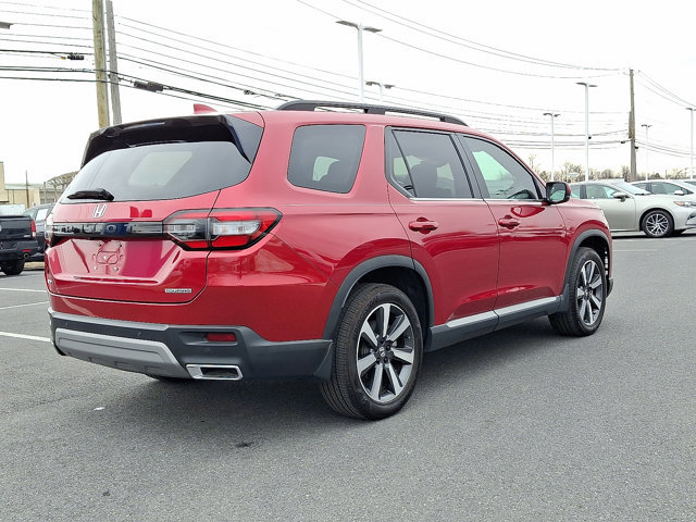 Certified 2025 Honda Pilot Touring image 6