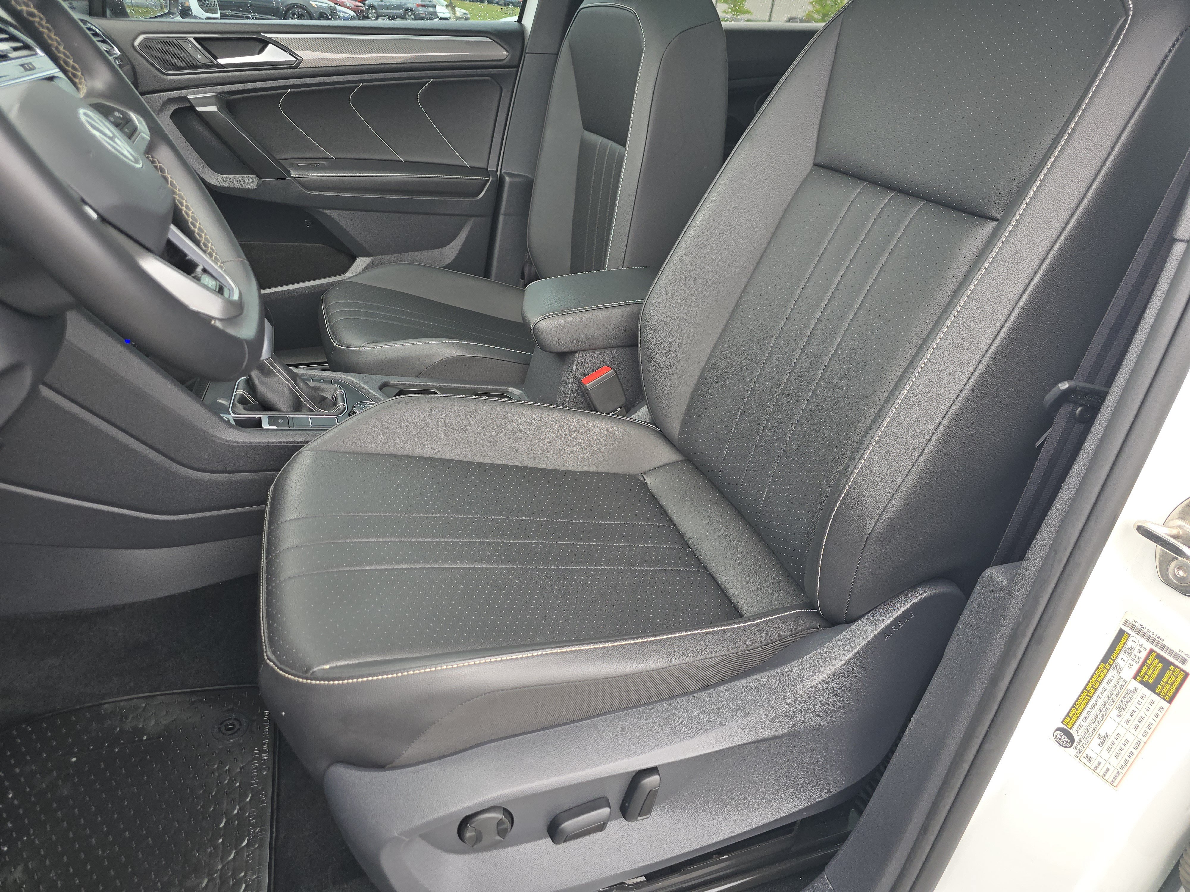 Certified 2023 Volkswagen Tiguan SE R-Line AWD/4WD image 21