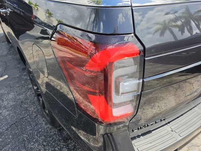 Used 2023 Ford Expedition Max Limited image 5