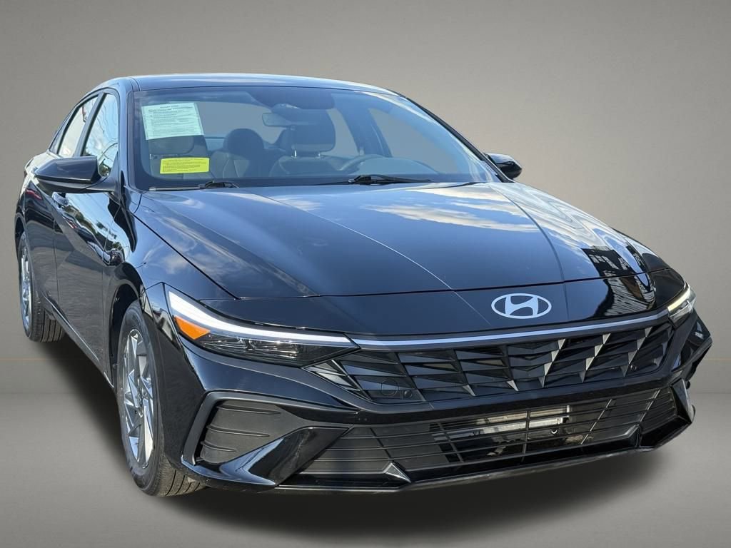 Used 2024 Hyundai Elantra SEL image 8