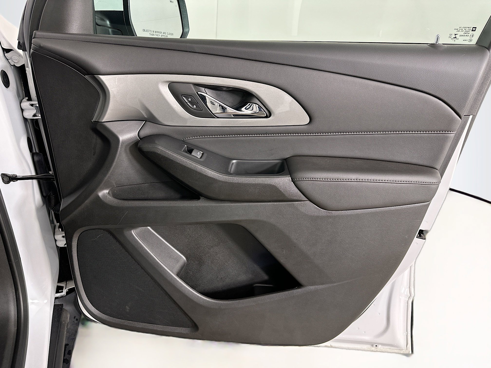 Used 2023 Chevrolet Traverse LT image 33