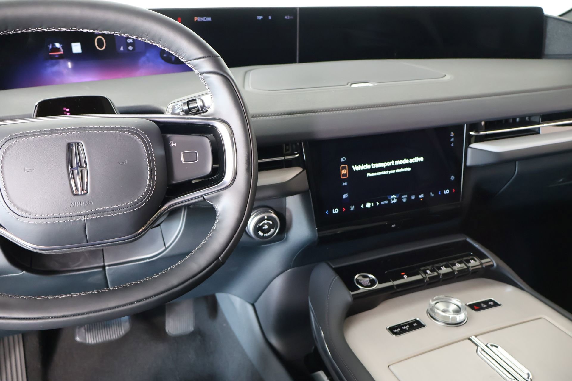 New 2026 Lincoln Navigator Reserve AWD/4WD image 5