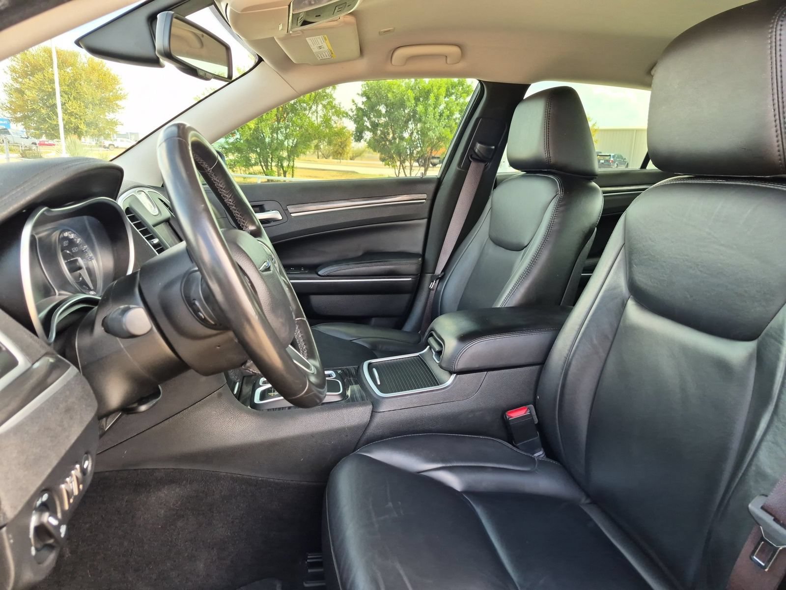 Used 2021 Chrysler 300 Touring L AWD/4WD image 9