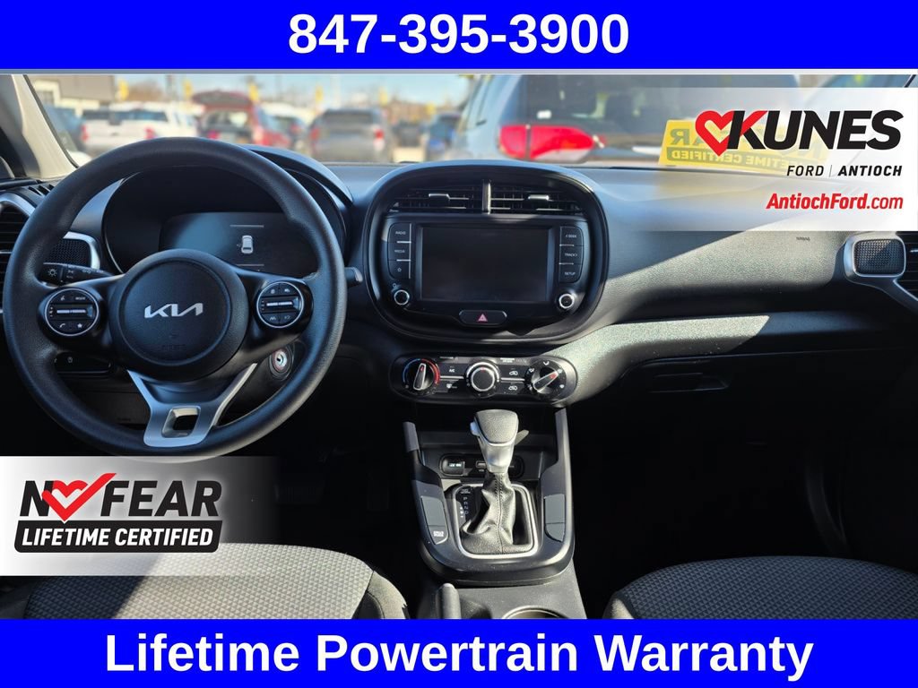 Used 2025 Kia Soul LX w/ LX Technology Package FWD image 17