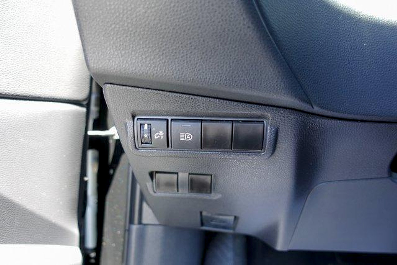 Certified 2023 Toyota Corolla Cross XLE FWD image 14